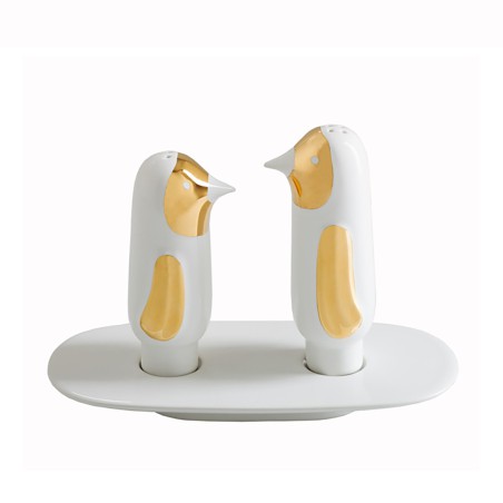 Salt and pepper set Salt and pepper set