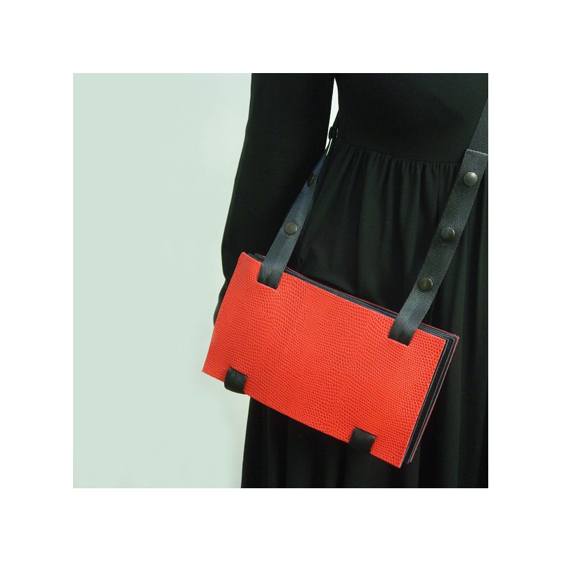 Maria Hees | Packet bag red